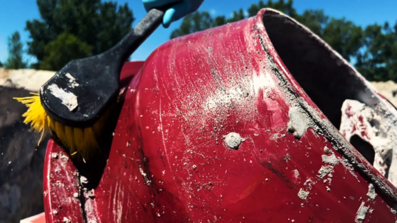 How to Remove Dried Concrete on Tools