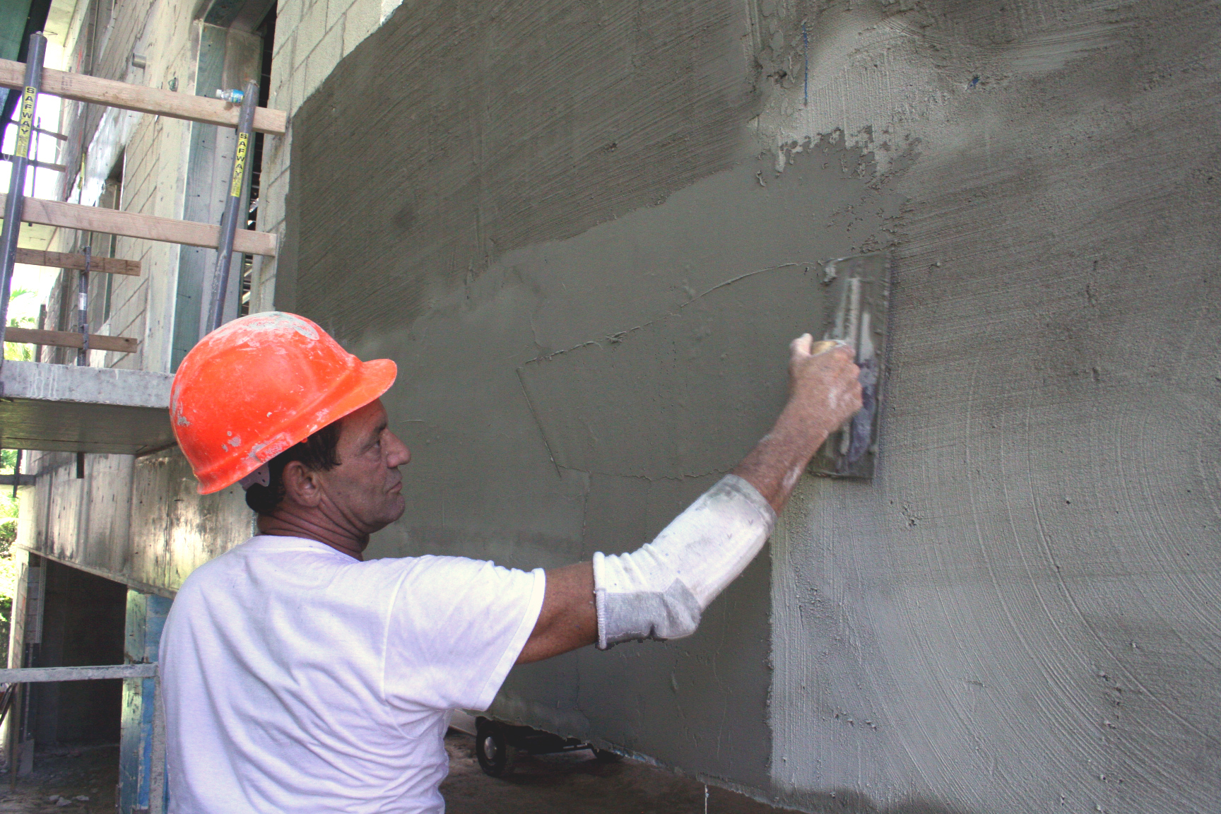 Scratch & Brown Case Coat Stucco - Image 3