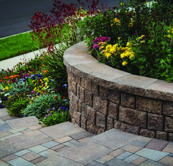 Highland Stone® Freestanding Wall